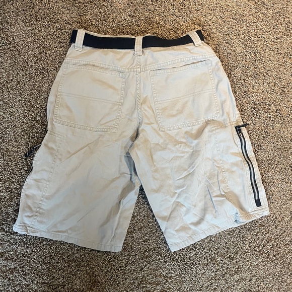 Cargo Shorts w/ belt - Picture 2 of 4